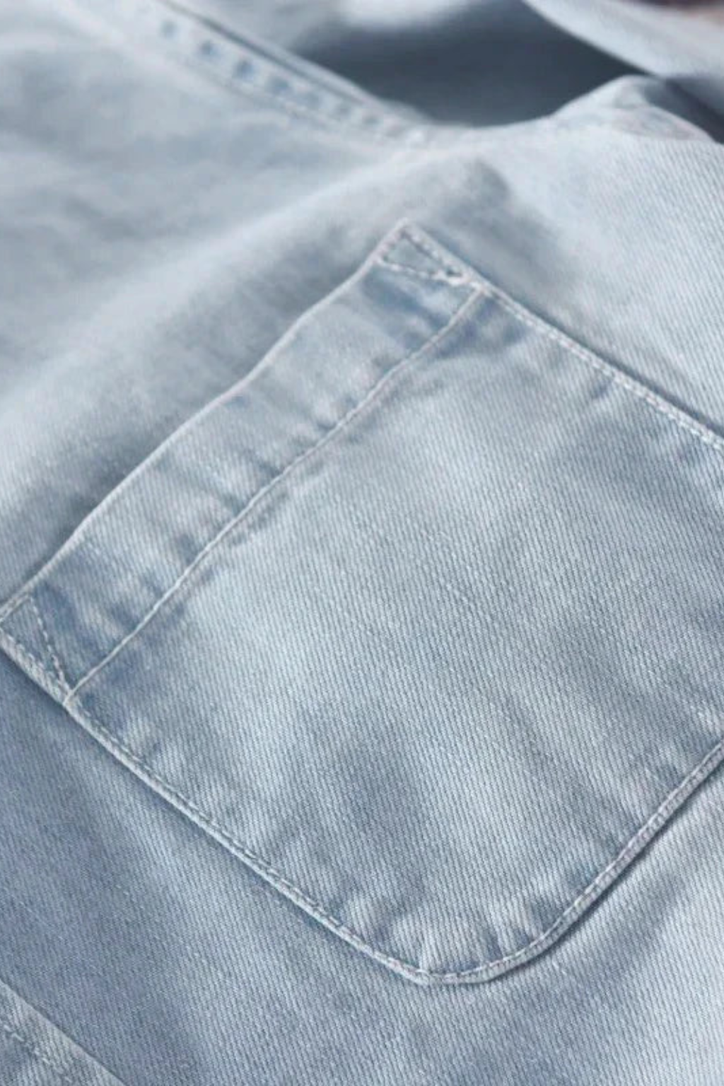 Men's long-sleeve button-down denim shirt with chest pocket