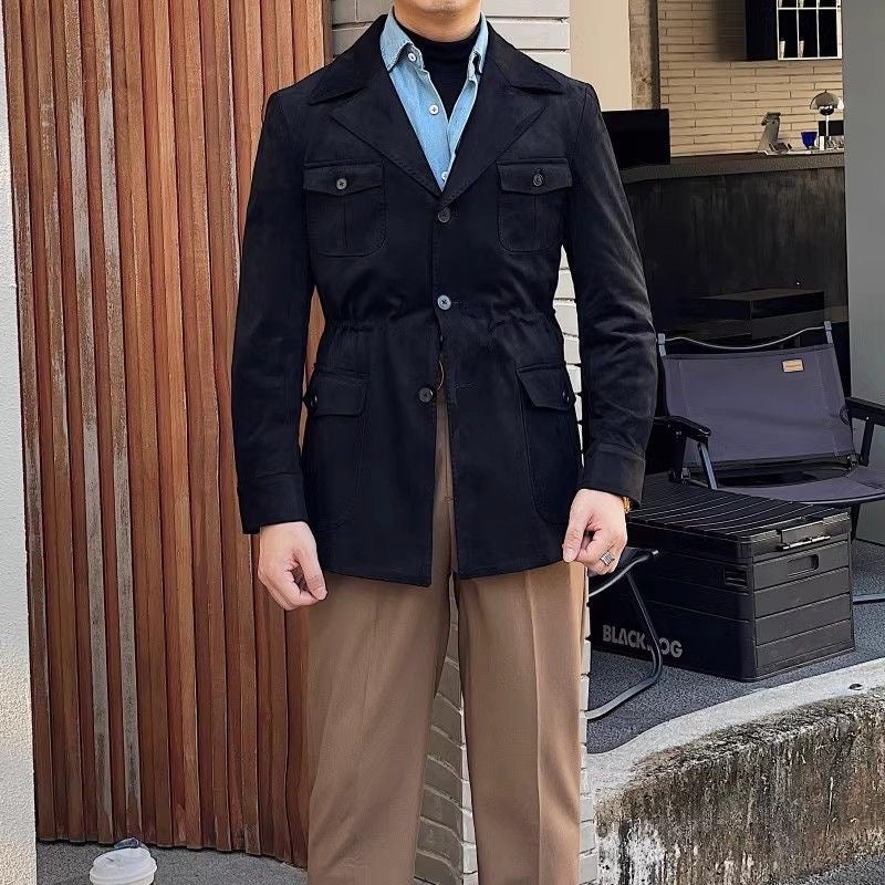 Men's multi-pocket hunting jacket with lapel collar and button front