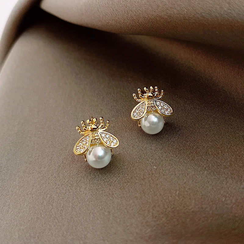 Hannah Pearl Stud Earrings 1