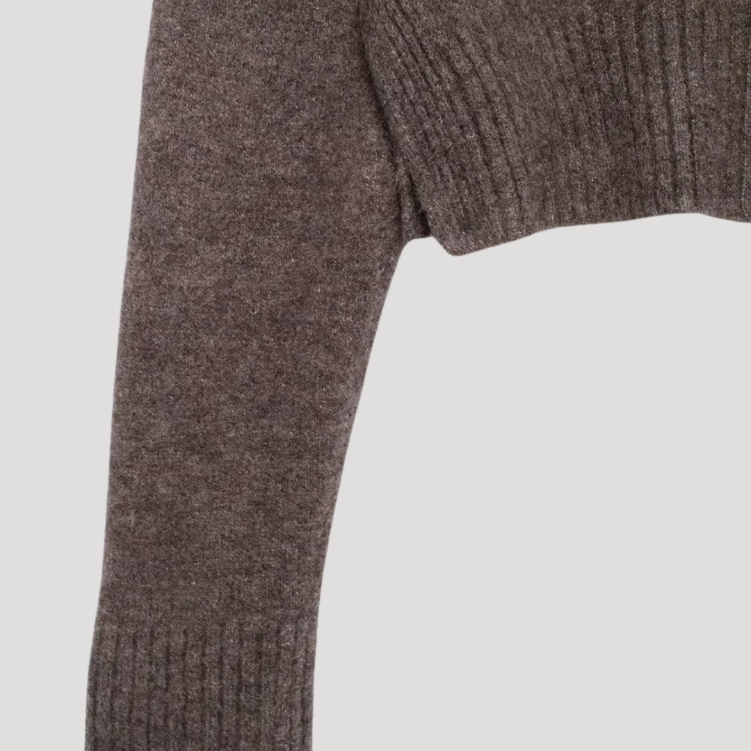 Women's cropped knit cardigan with crew neck and button front