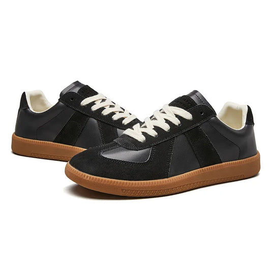 Men's low-top retro lace-up sneakers with contrast panels and gum soles