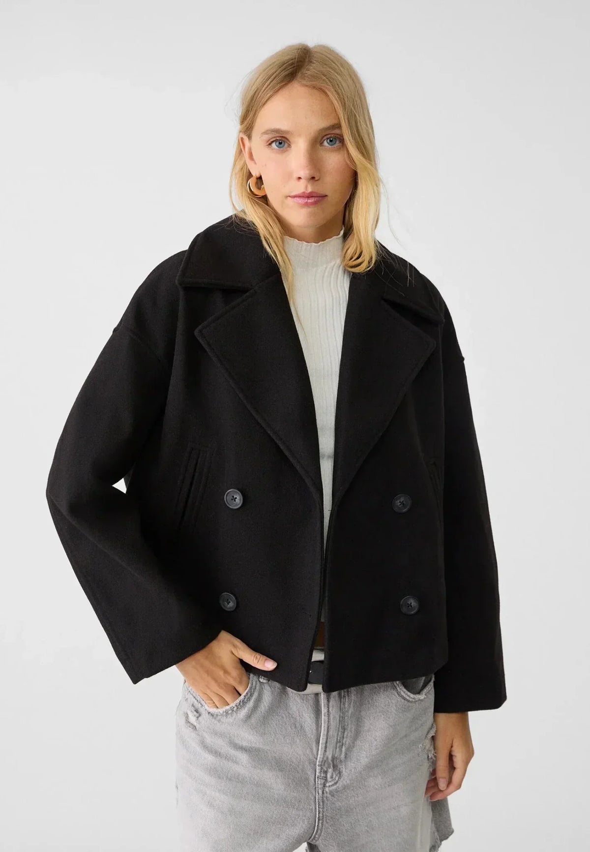 Women's double-breasted jacket with notched lapels and long sleeves