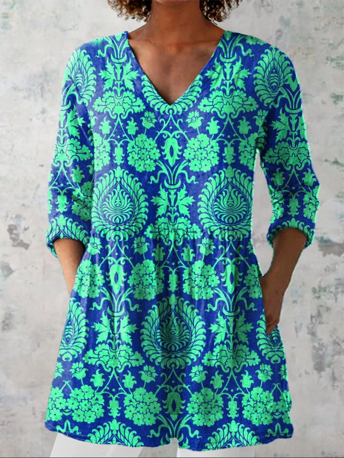 Zoë - Flowy V-Neck Blouse