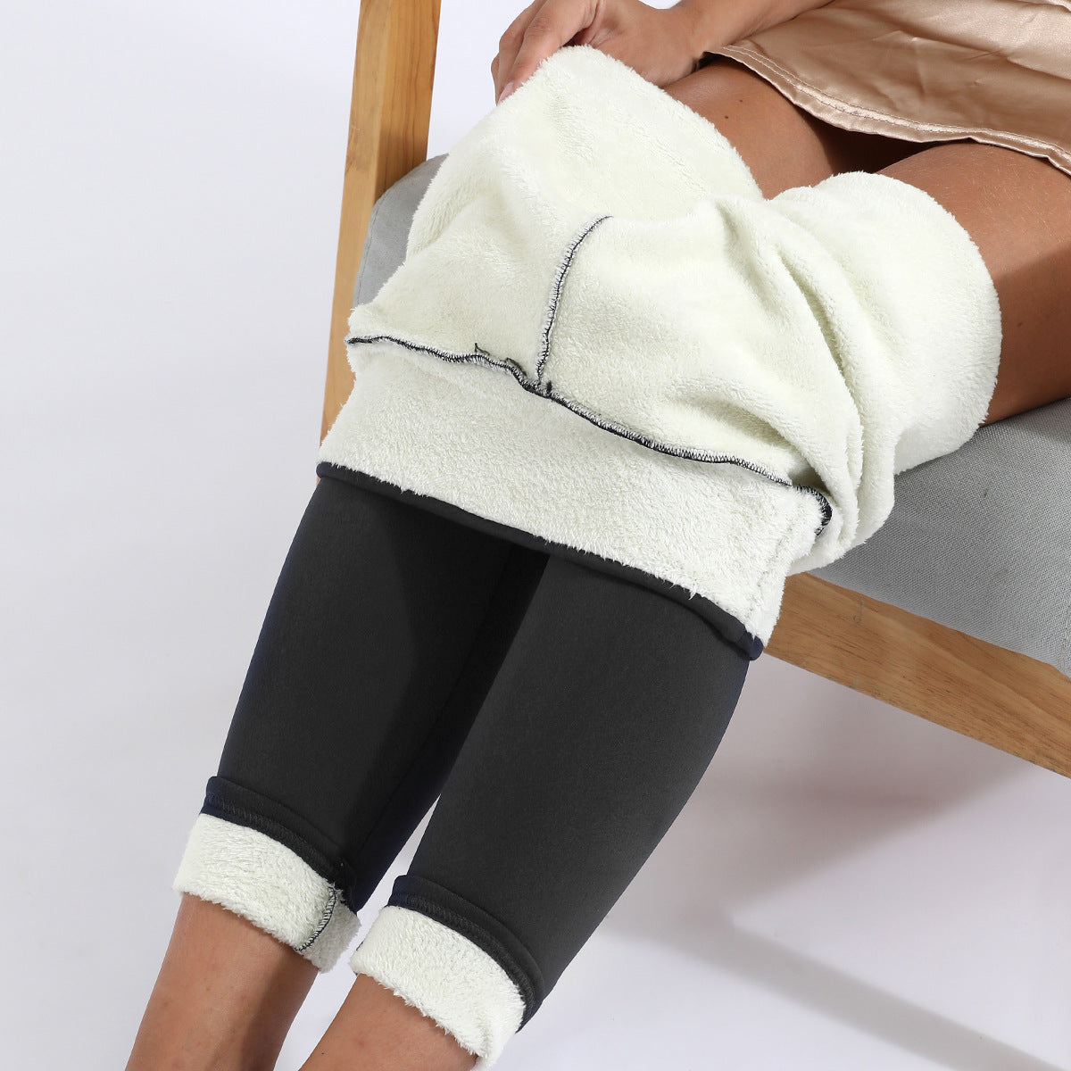 Women's full-length fleece leggings with high-rise waistband and contrasting lining