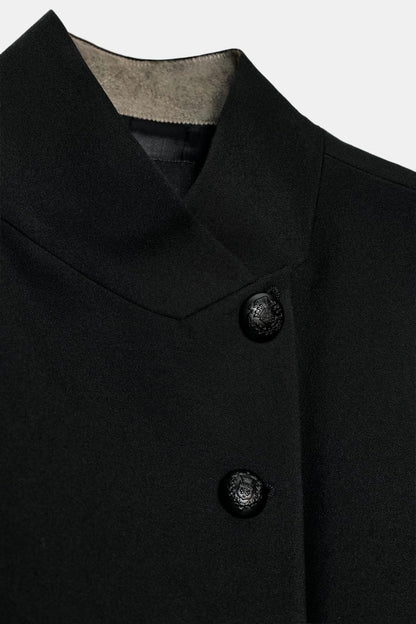Women's classic long-sleeve blazer with raised collar, button front and welt pockets