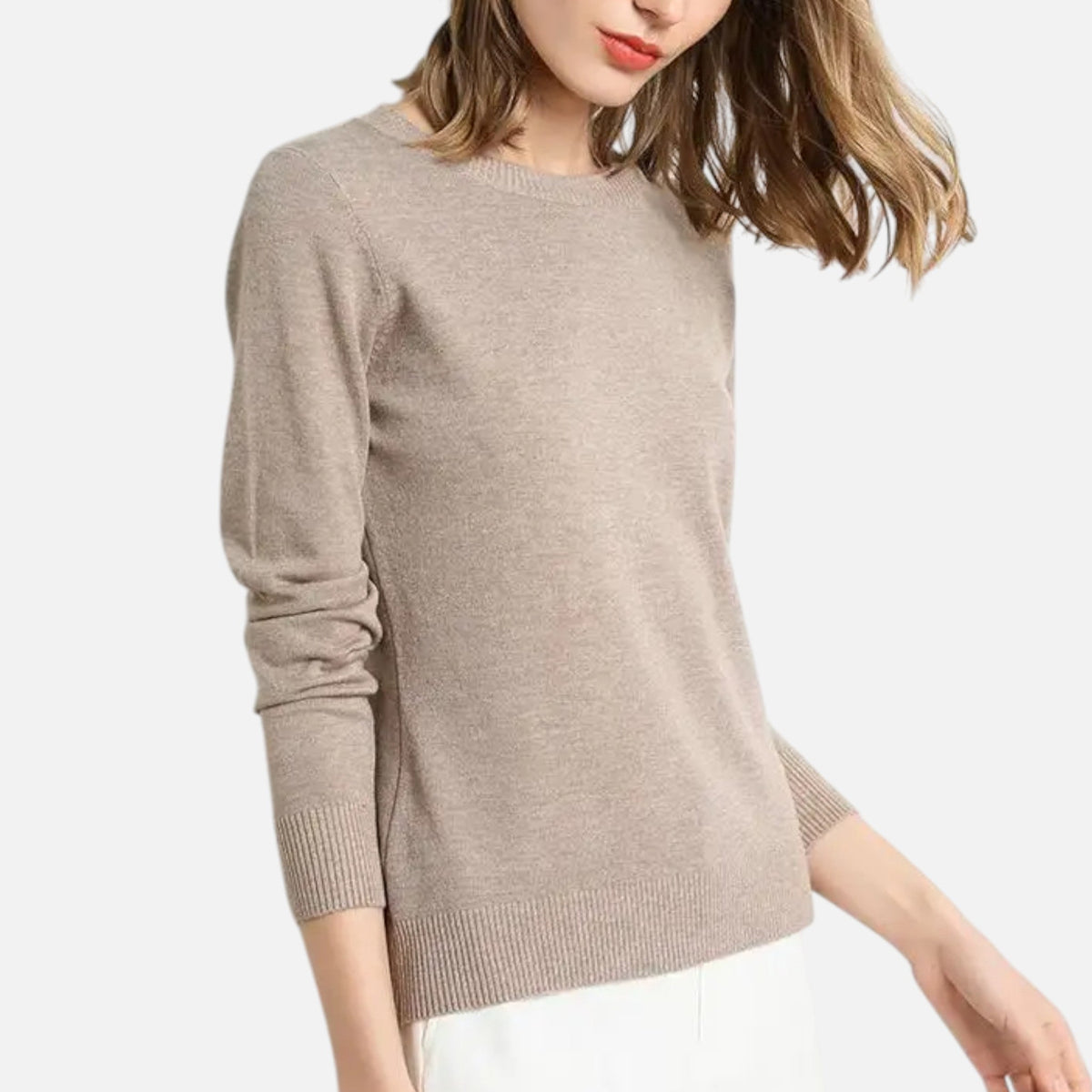 Women's lightweight crewneck sweater with long sleeves and ribbed trims