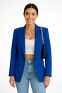 Women's tailored blazer with notched lapel, long sleeves, button fastening and flap pockets