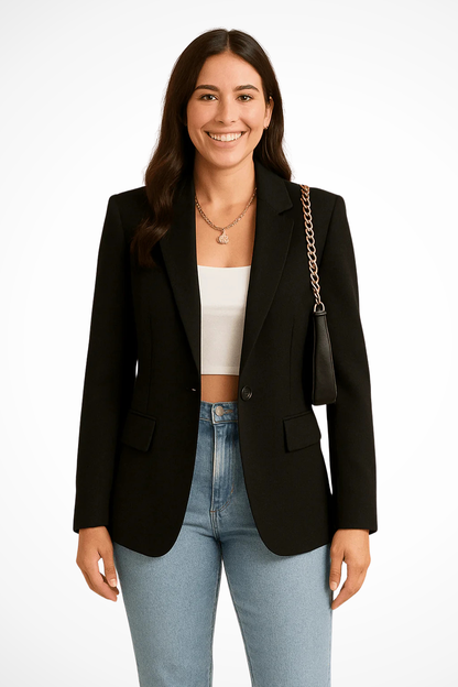Women's tailored blazer with notched lapel, long sleeves, button fastening and flap pockets