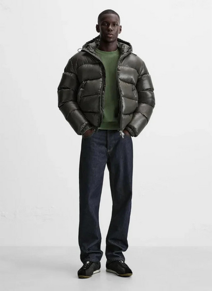 Men's quilted hooded puffer jacket with long sleeves and front zipper