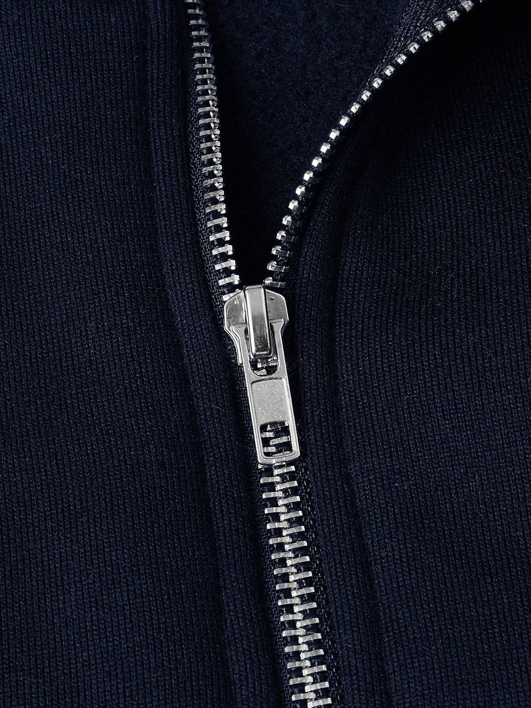 Men's plain half-zip pullover with stand collar and long sleeves