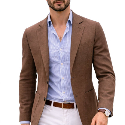 Men's knit blazer with notched lapels, long sleeves and front pockets