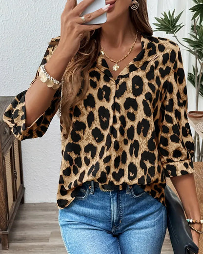 Women's leopard print blouse with V-neck collar and 3/4 sleeves