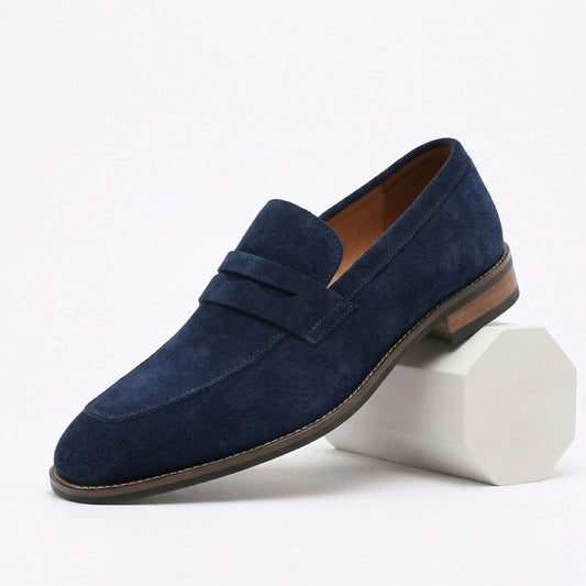Men's classic penny loafers with textured finish, rounded toe and low heel
