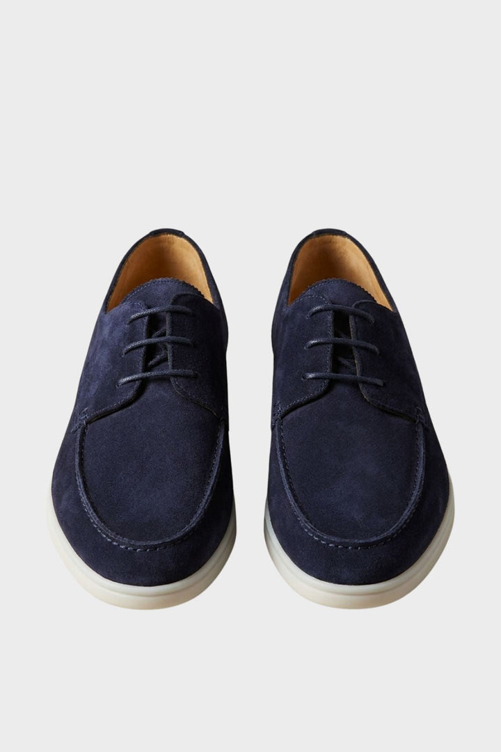 Men's moc toe lace-up shoes with flat contrasting soles