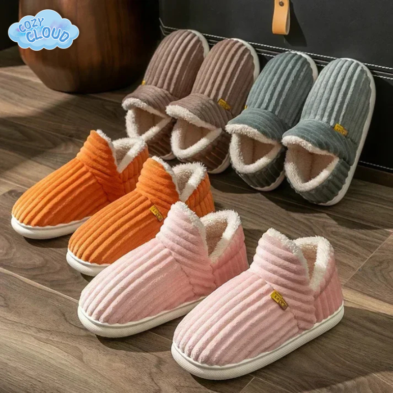Ribbed closed-toe slip-on slippers with light lining and flat white soles