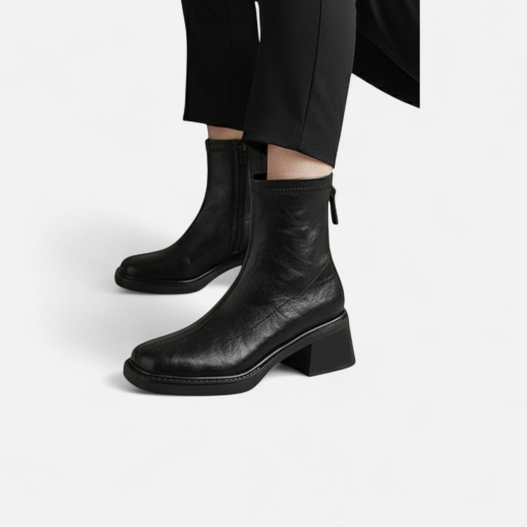 Urban ankle boots with round toes, side zippers and block heels