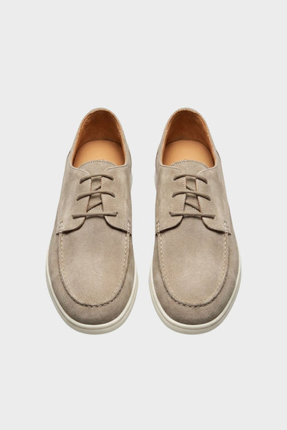Men's moc toe lace-up shoes with flat contrasting soles