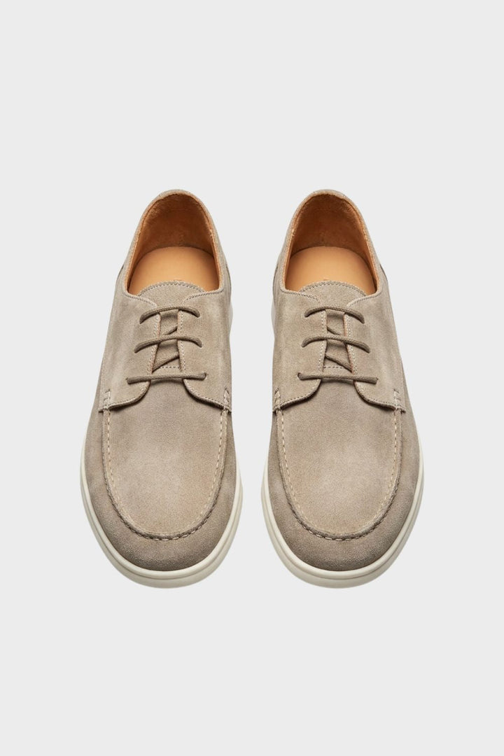 Men's moc toe lace-up shoes with flat contrasting soles