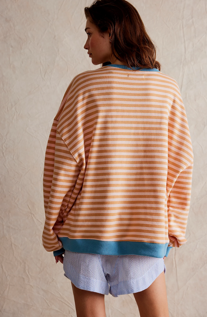 Women's oversized striped sweatshirt with long sleeves and ribbed trims