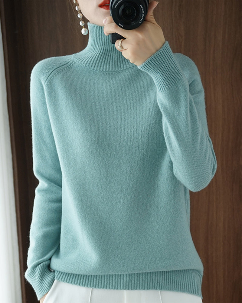 Women's ribbed high neck sweater with long sleeves