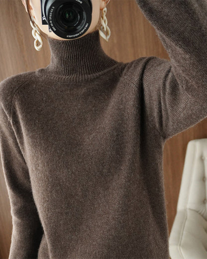 Women's ribbed high neck sweater with long sleeves