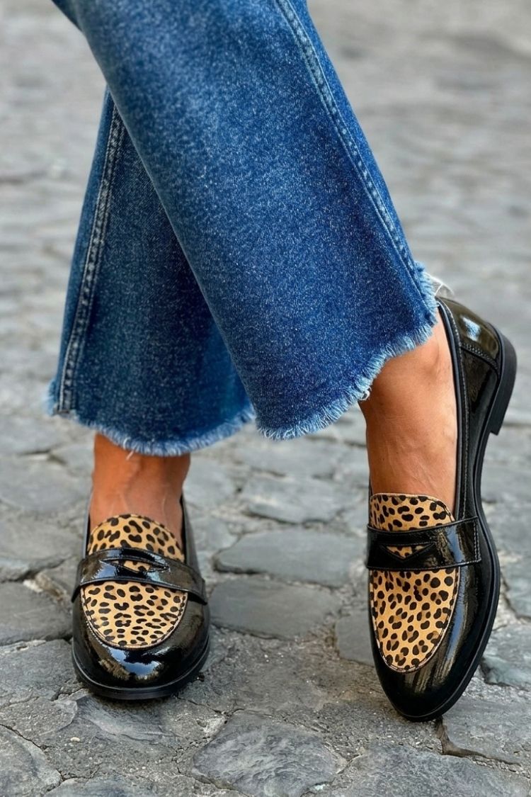 Women's colorblock round toe loafers with low heels