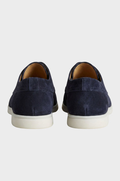 Men's moc toe lace-up shoes with flat contrasting soles