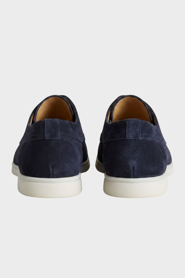 Men's moc toe lace-up shoes with flat contrasting soles