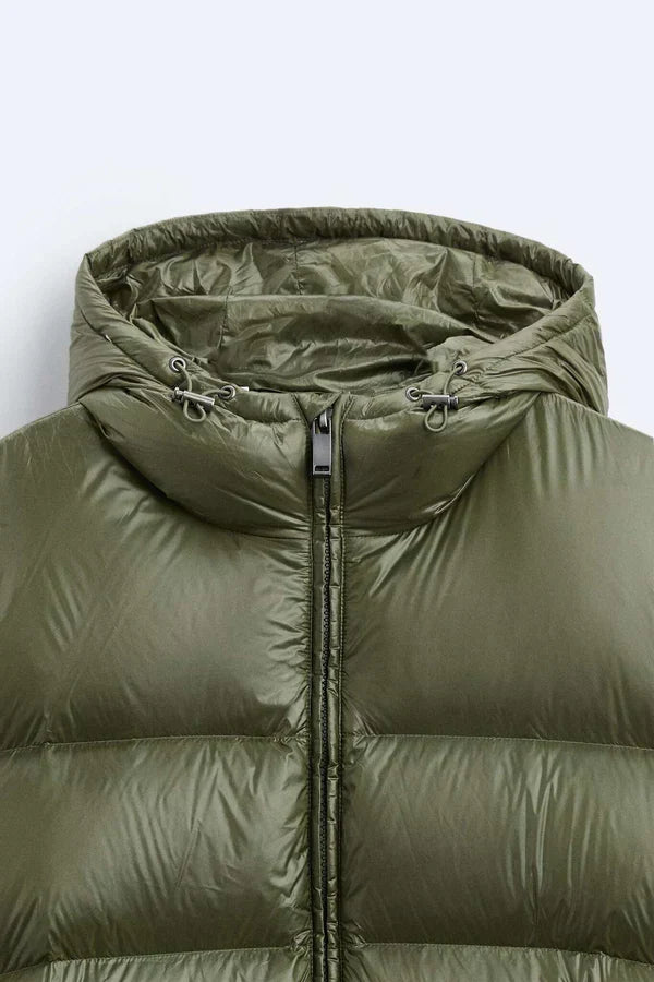 Hooded quilted puffer jacket with zipper and side pockets