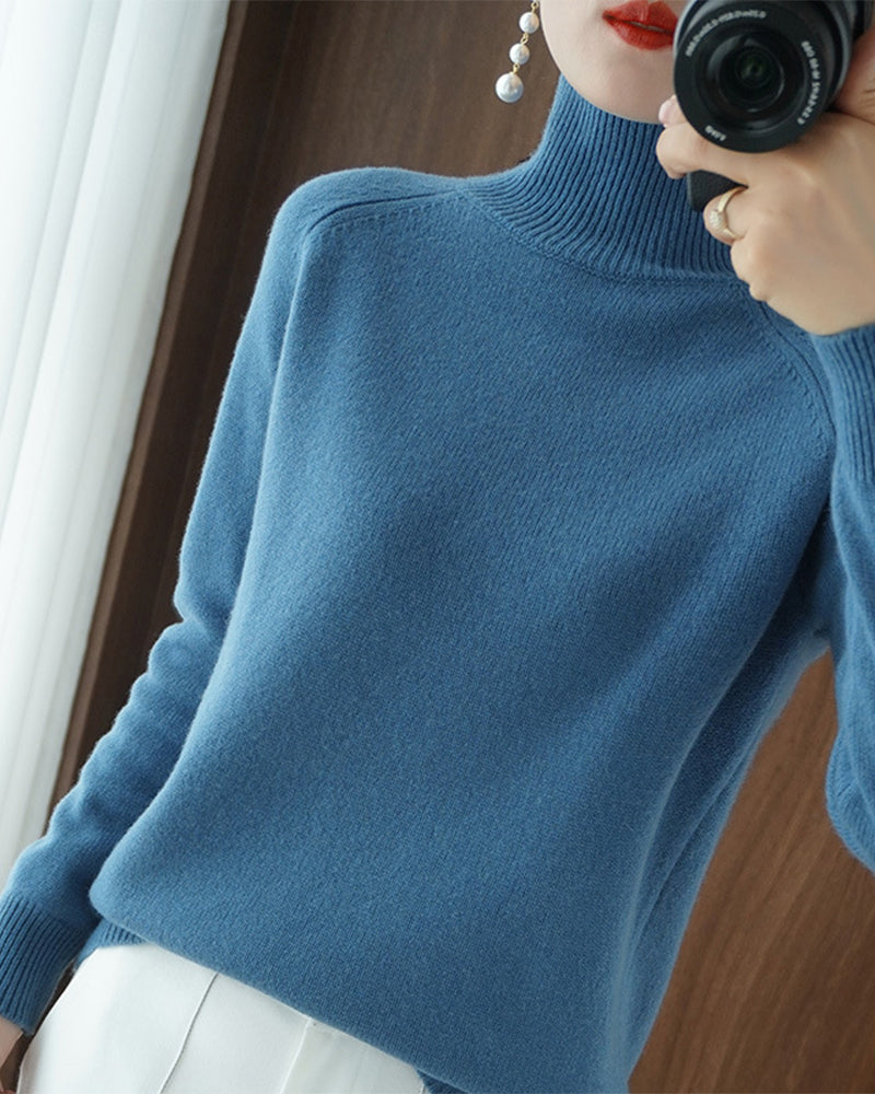 Women's ribbed high neck sweater with long sleeves