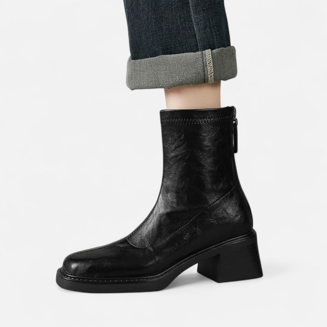 Urban ankle boots with round toes, side zippers and block heels