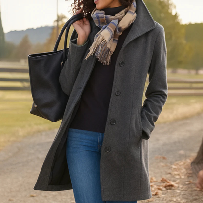 Women's button-front coat with lapel collar, long sleeves and side pockets