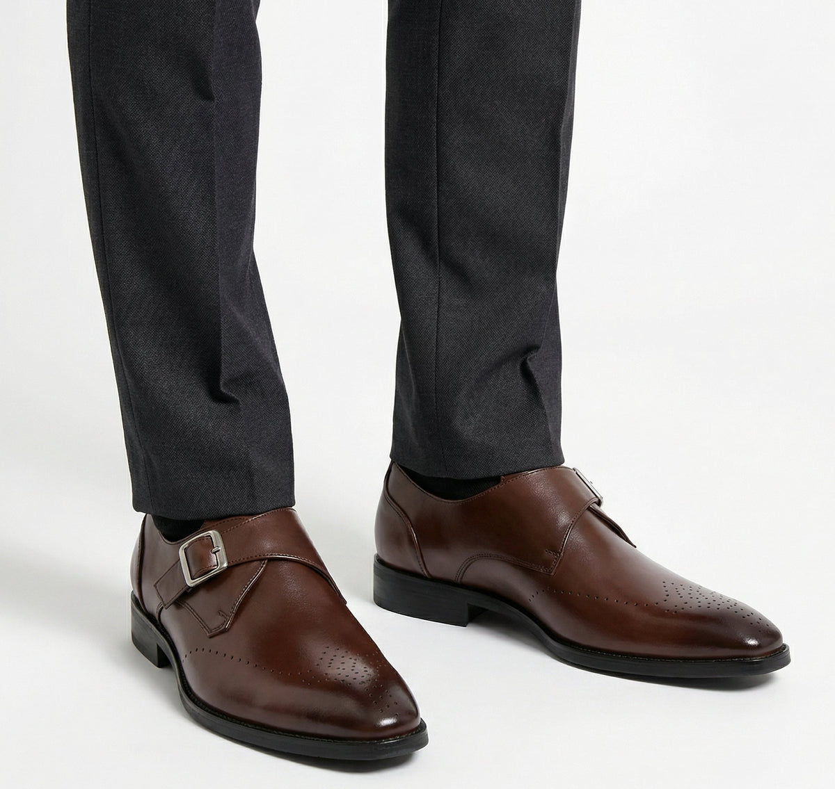 Men's monk strap loafers with buckle fastening and brogue perforations