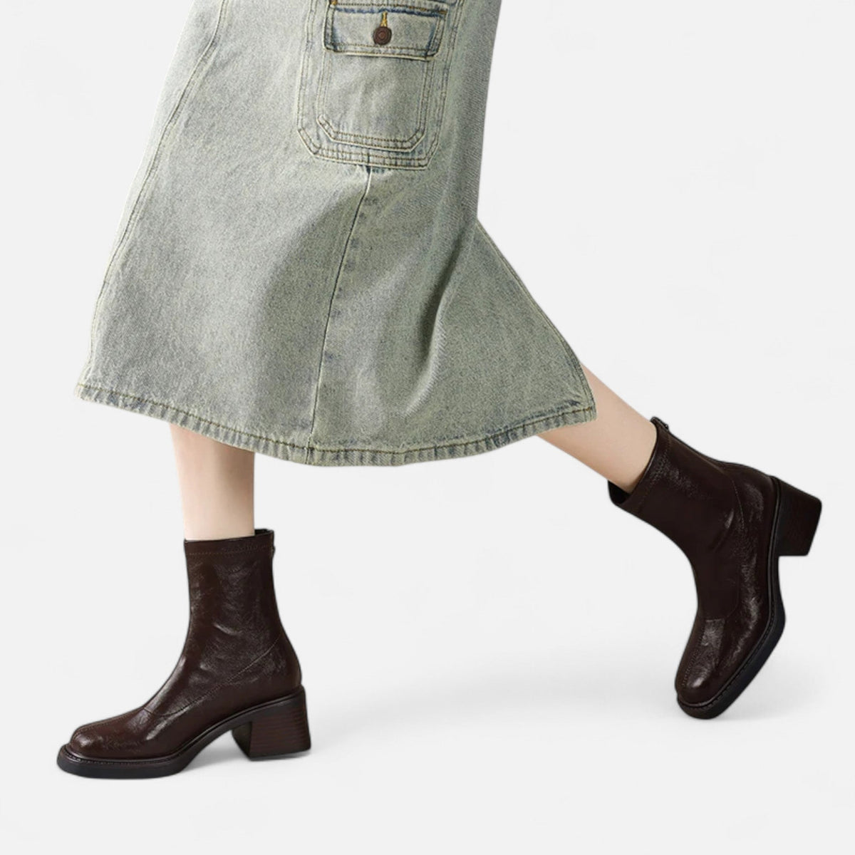 Urban ankle boots with round toes, side zippers and block heels