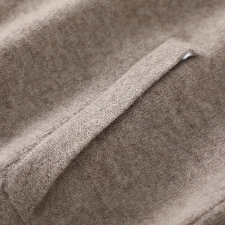 Men's zip-front sweater with polo collar and front pockets