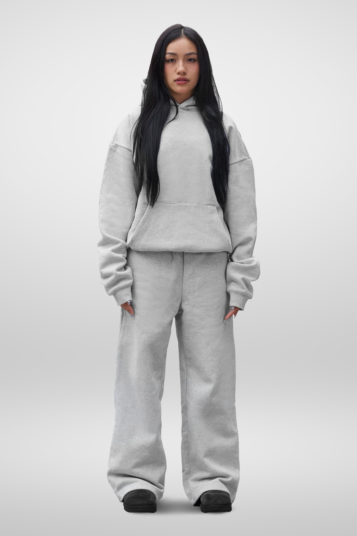 Women's grey pullover hoodie with hood, long sleeves and kangaroo pocket