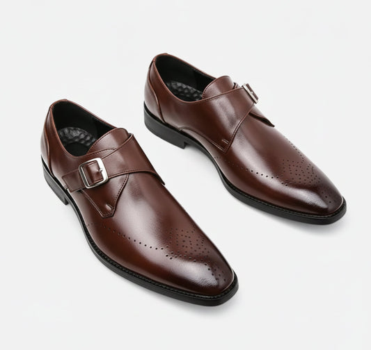 Men's monk strap loafers with buckle fastening and brogue perforations