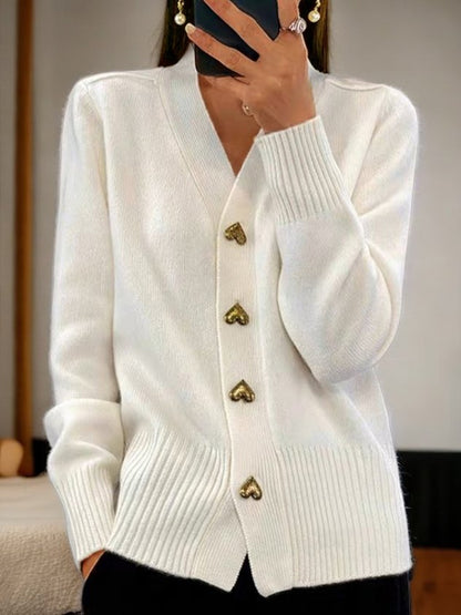 Women's V-neck cardigan with long sleeves and heart-shaped buttons