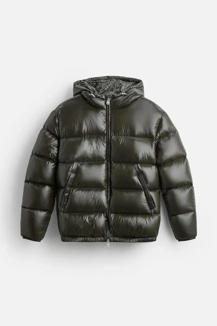Men's quilted hooded puffer jacket with long sleeves and front zipper