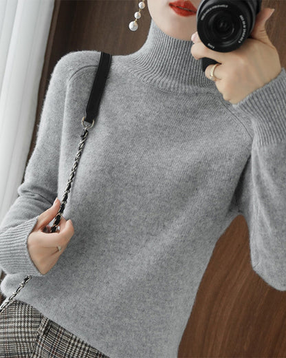 Women's ribbed high neck sweater with long sleeves