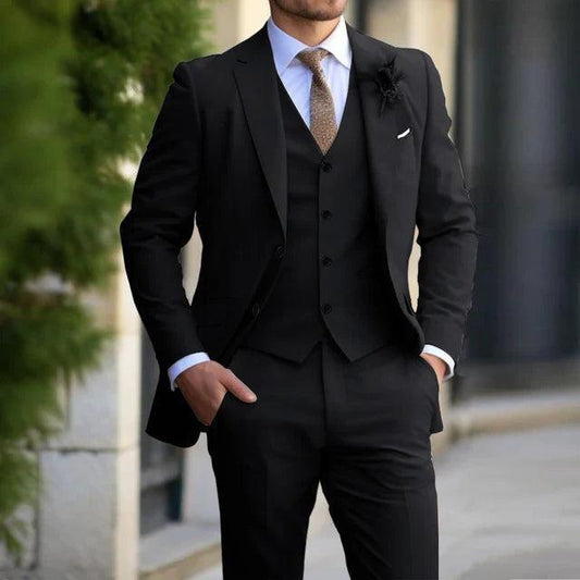 Costume trois pièces homme à revers crantés et boutonnage devant