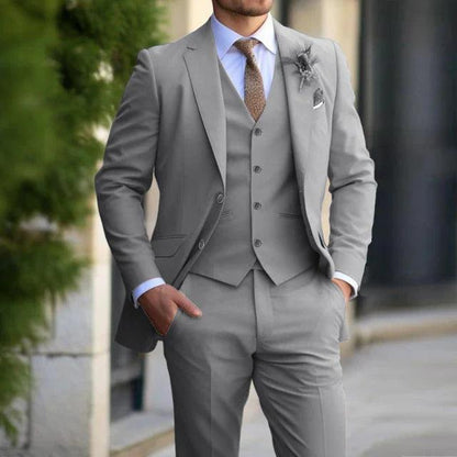 Costume trois pièces homme à revers crantés et boutonnage devant
