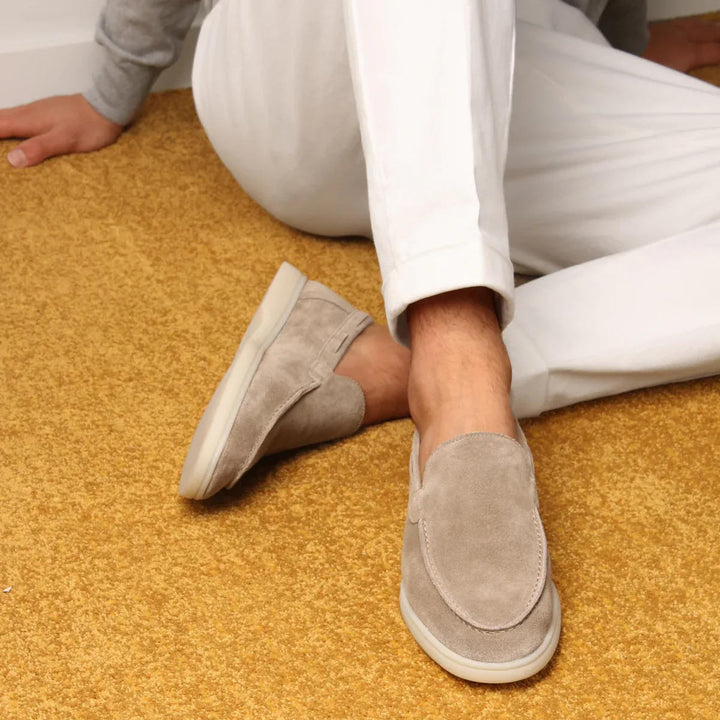 Men's plain slip-on loafers with rounded moc toes and contrast soles