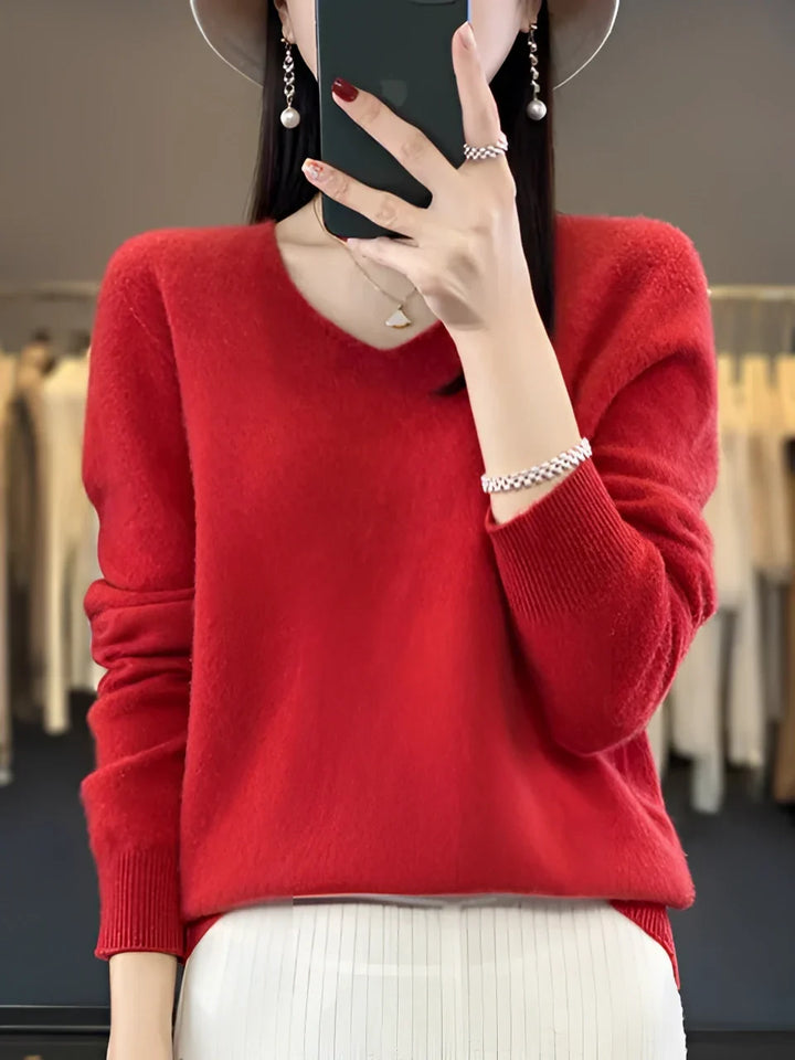 Women's plain crew neck sweater with long sleeves