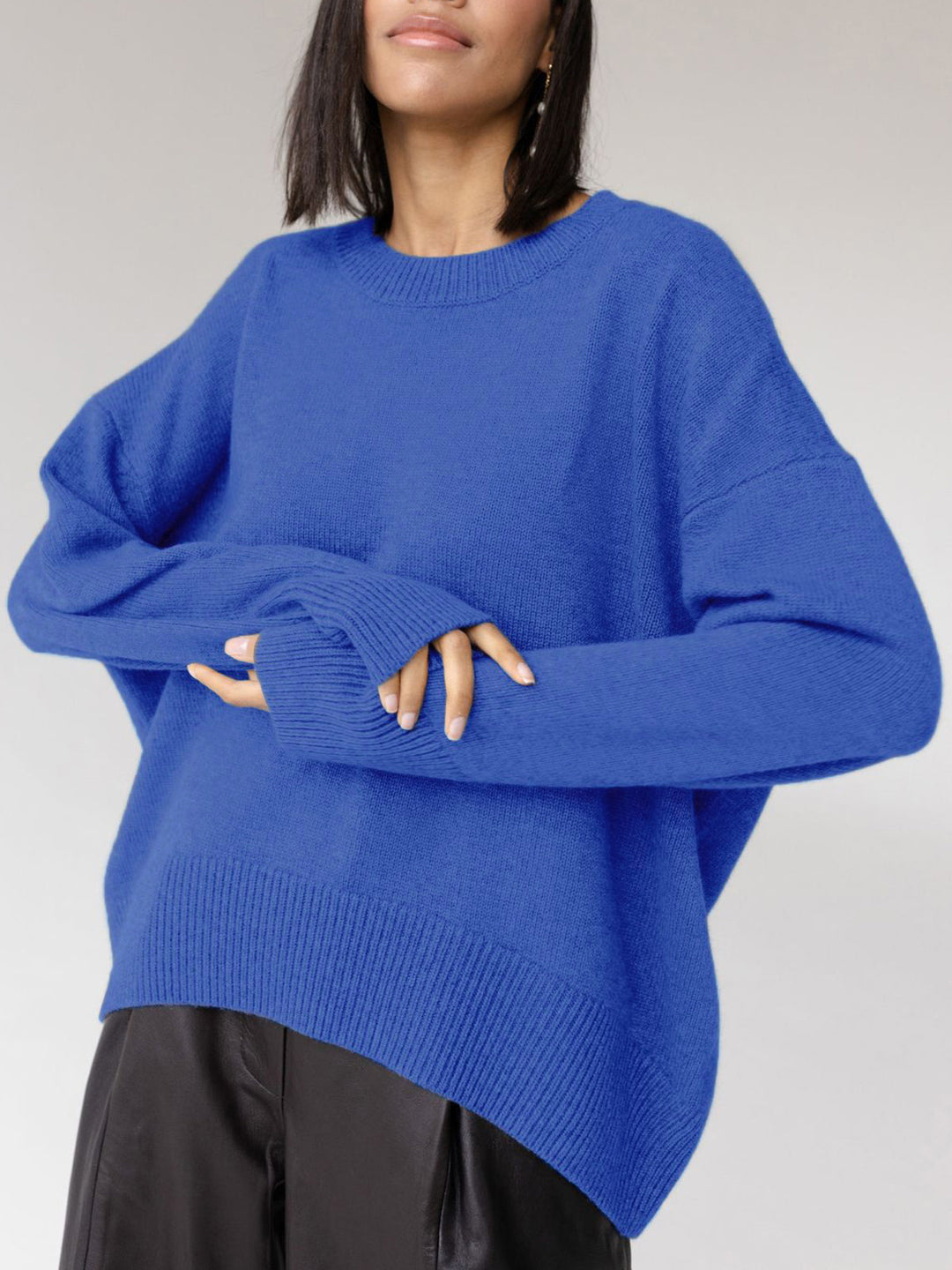 Women's oversized crewneck knit sweater with long sleeves