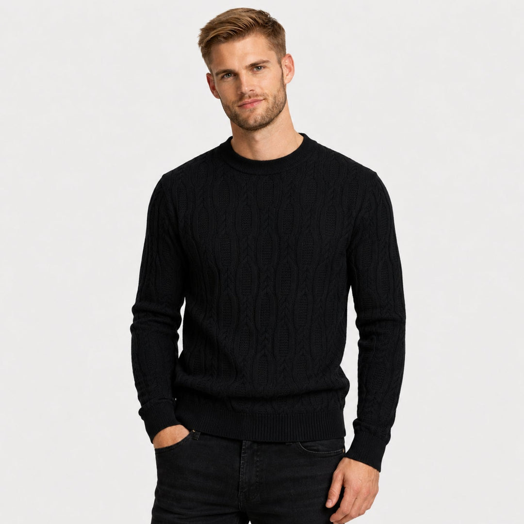 Men's cable knit crew neck sweater with long sleeves