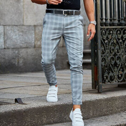 Men's slim checkered chino pants with belt loops and tapered long legs