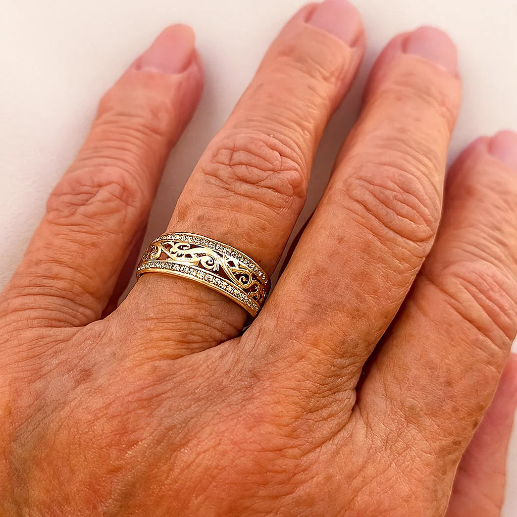 Brielle Hollow Gold Ring 1