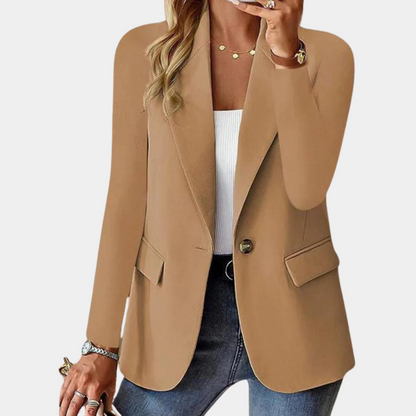 Women's tailored blazer with notched lapels, long sleeves and flap pockets