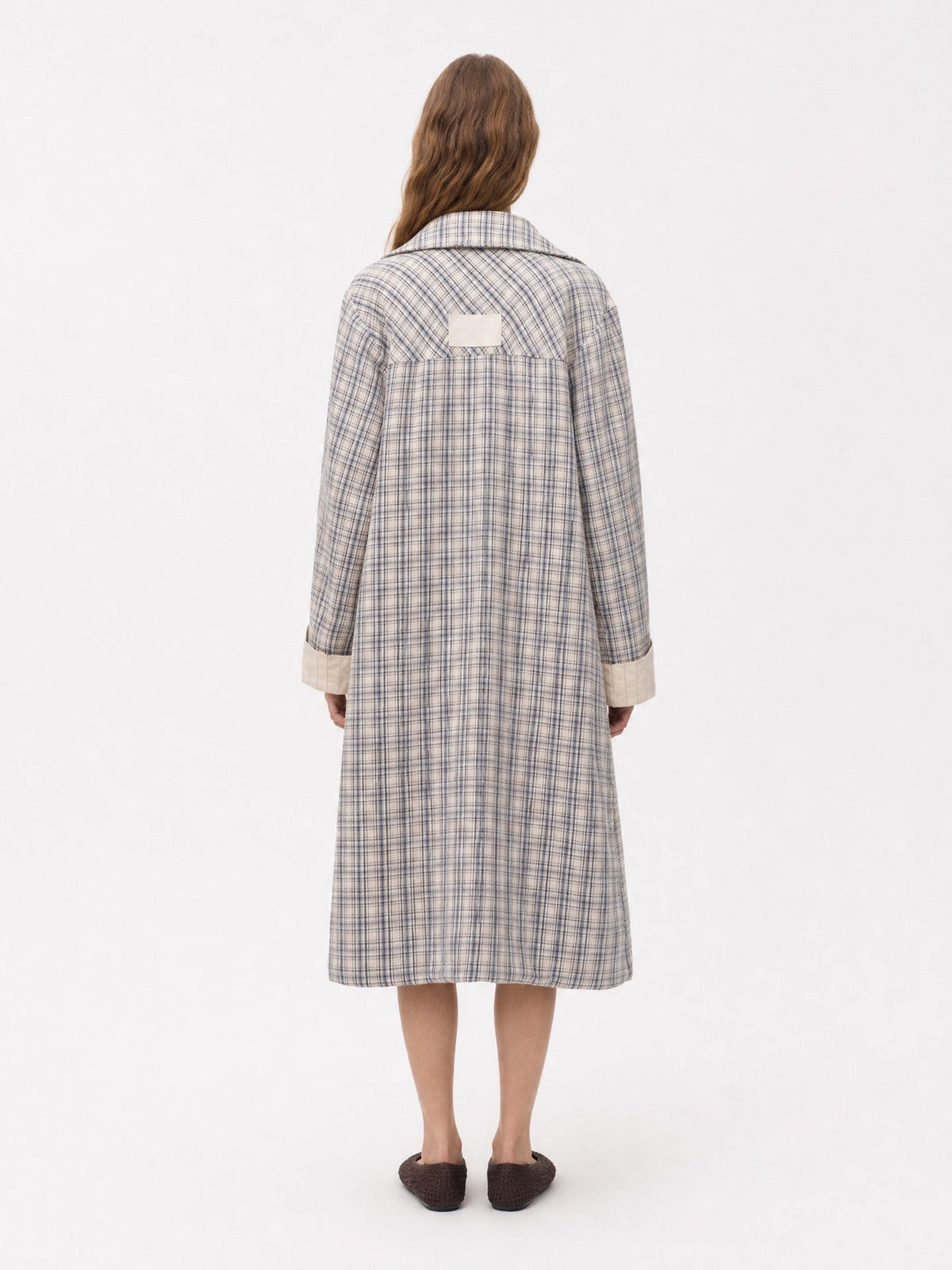 Women's long checked trench coat with point collar and button front